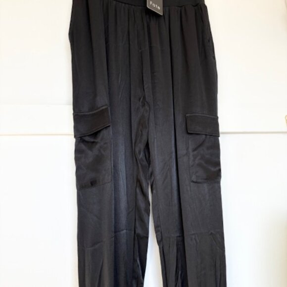 Vici Black Satin Pocketed Joggers NWT - (M) - Picture 5 of 6